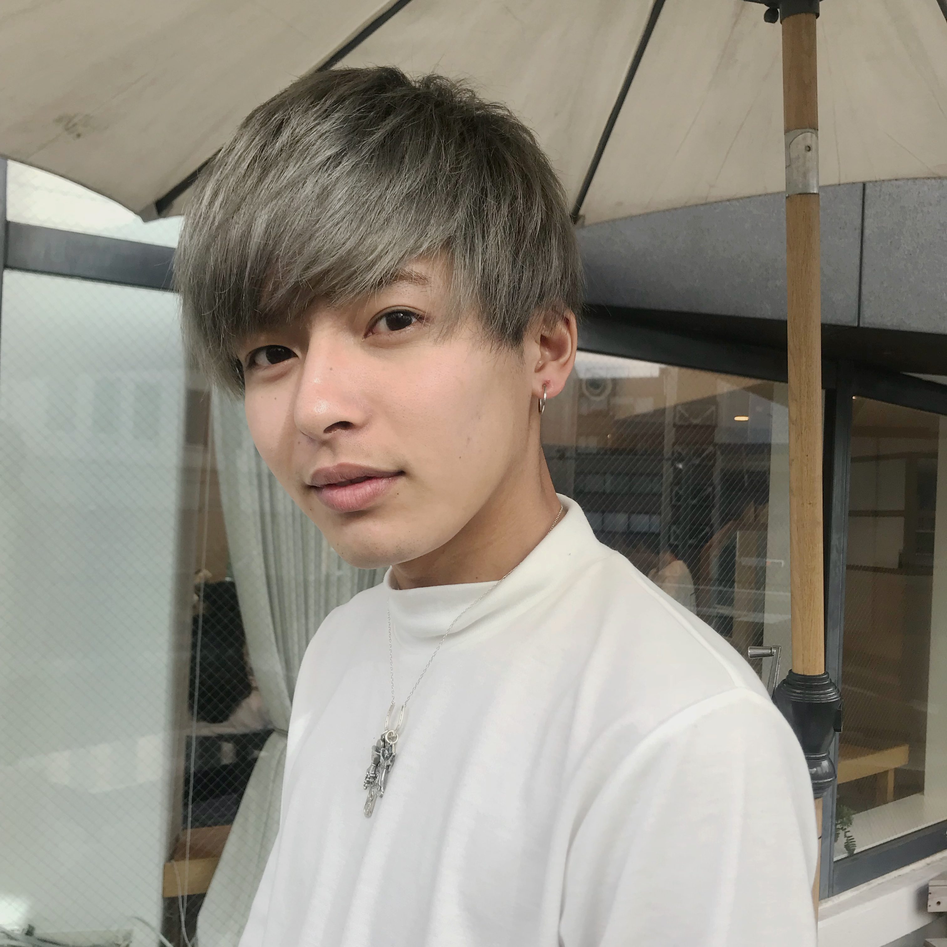 メンズハイトーンはシルバーグレーがかっこいい！